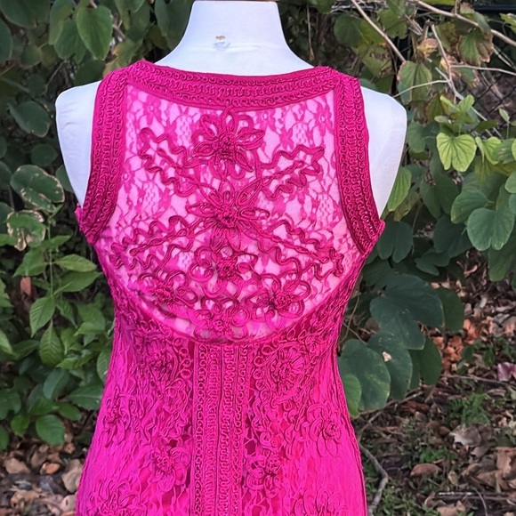 Sue Wong Pink Midi Dress with Elegant Design - Picture 6 of 8